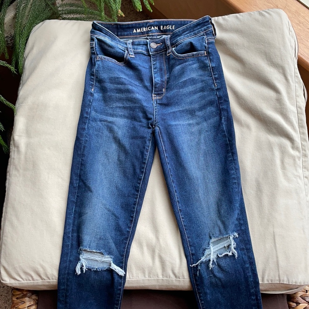 Super High-Rise American Eagle jegging! Women’s size 2 regular.